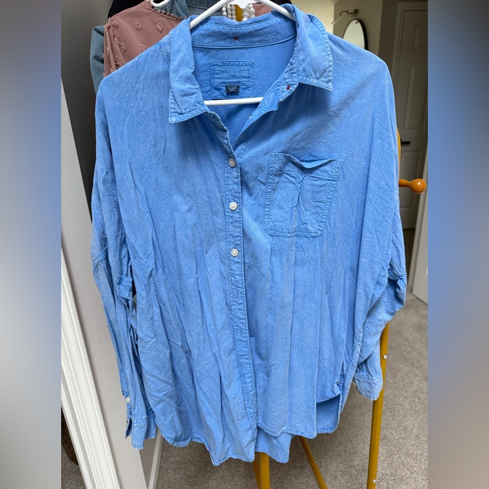 American eagle oversized button down size extra small